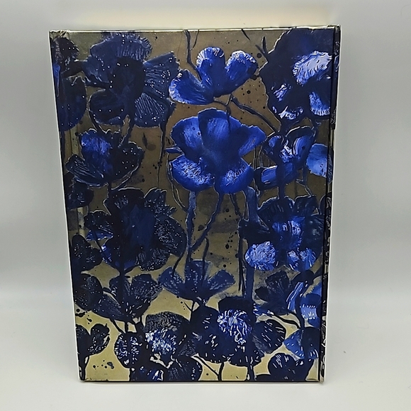 A FLAME TREE hardcover lined notebook with magnetic close - Picture 10 of 10